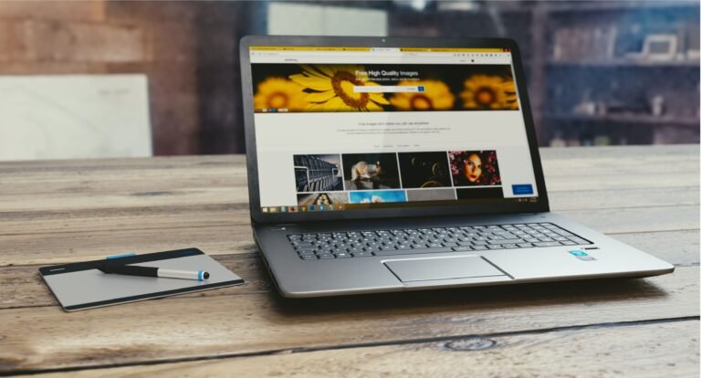 gray-laptop-computer