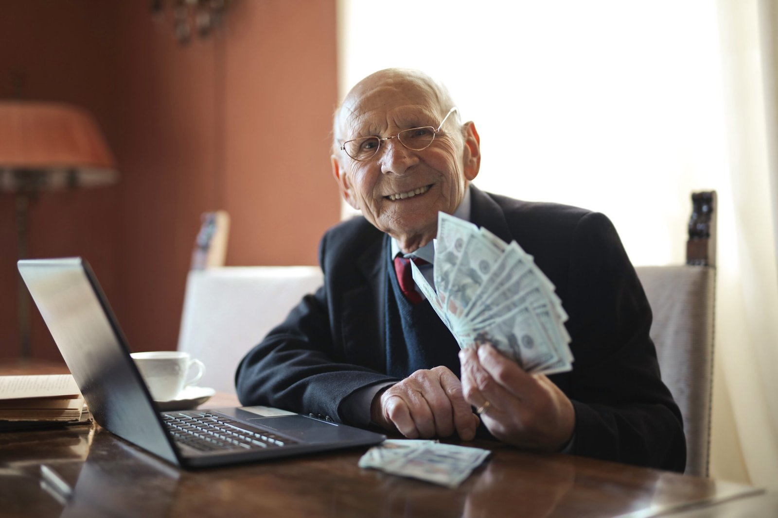 businessman-holding-money